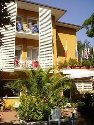فورتي دي مارمي Hotel Villa Rona المظهر الخارجي الصورة